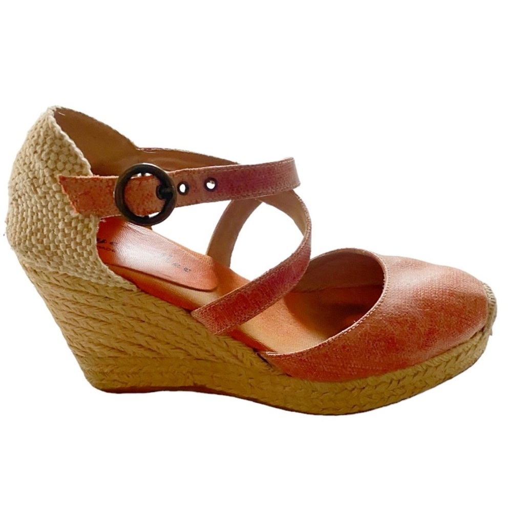 Bettye Muller Coral & Cream Espadrille Wedge Sandals – Summer Chic Platform Heel - Picture 3 of 12